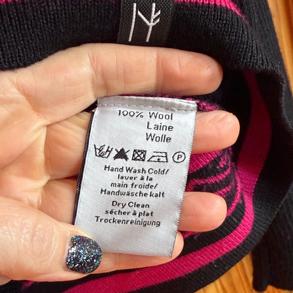 Neve Wool Black and Pink Geometric Zip-up Sweater - Picture 9 of 11